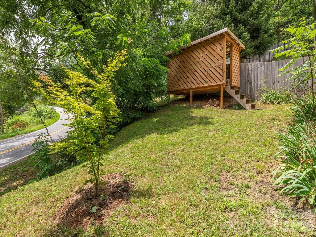 5249 Old Clyde Road Clyde NC 28721