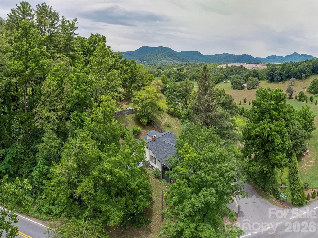 5249 Old Clyde Road Clyde NC 28721