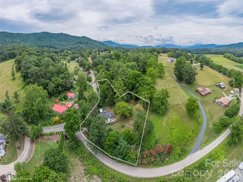 5249 Old Clyde Road Clyde NC 28721