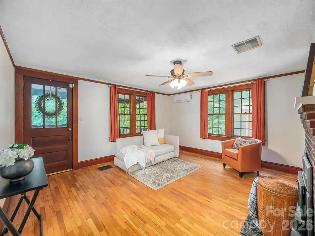 5249 Old Clyde Road Clyde NC 28721
