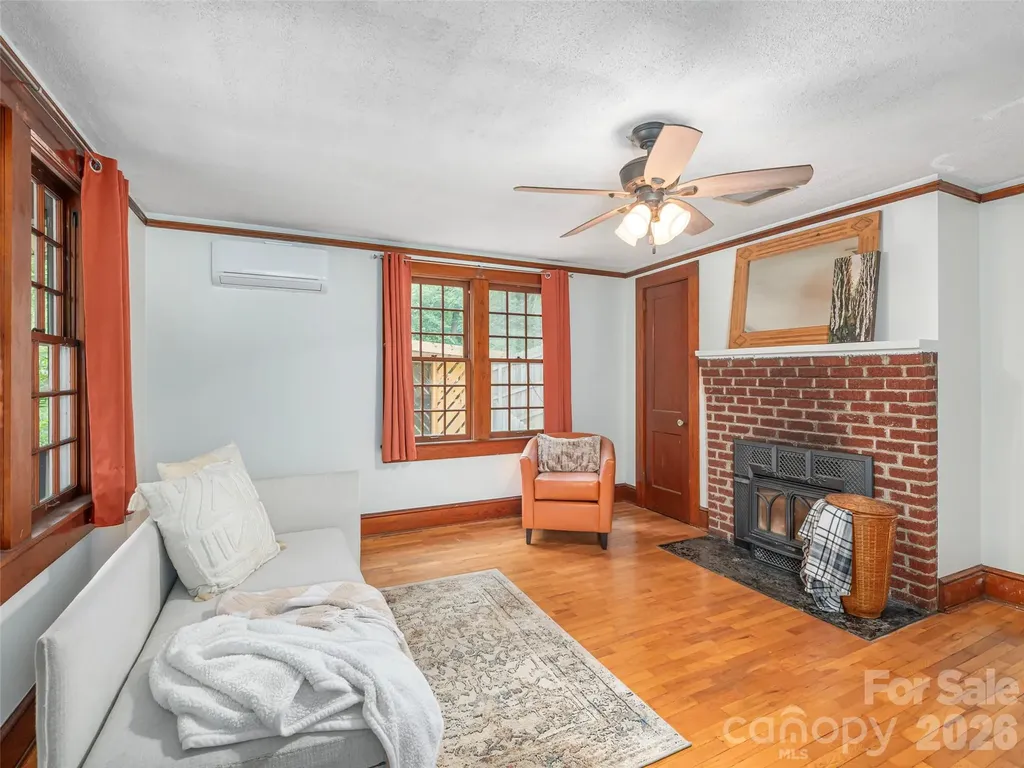 5249 Old Clyde Road Clyde NC 28721