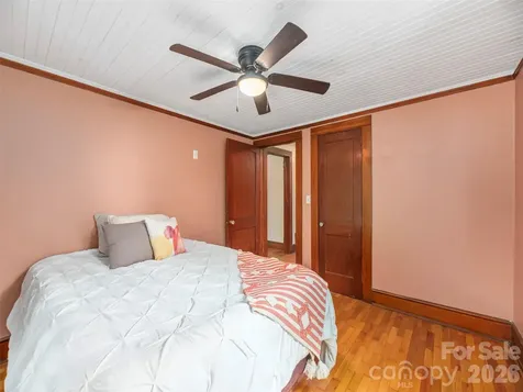 5249 Old Clyde Road Clyde NC 28721