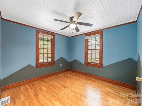 5249 Old Clyde Road Clyde NC 28721