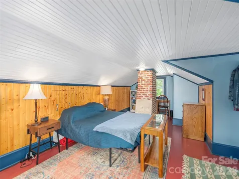 5249 Old Clyde Road Clyde NC 28721
