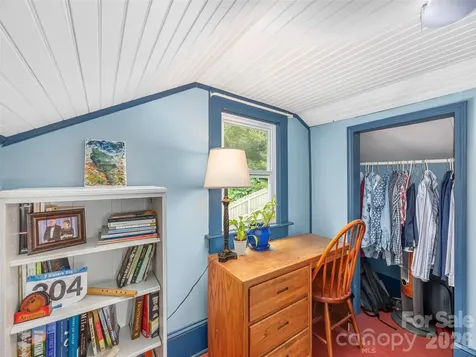 5249 Old Clyde Road Clyde NC 28721