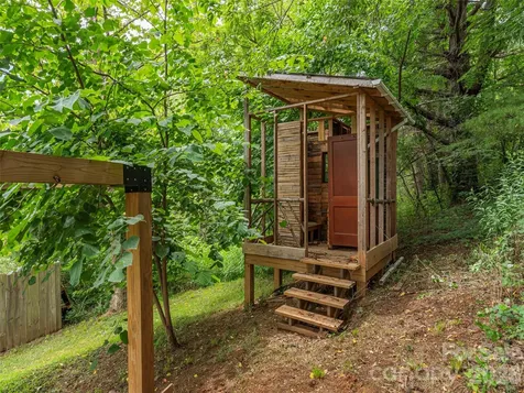 5249 Old Clyde Road Clyde NC 28721
