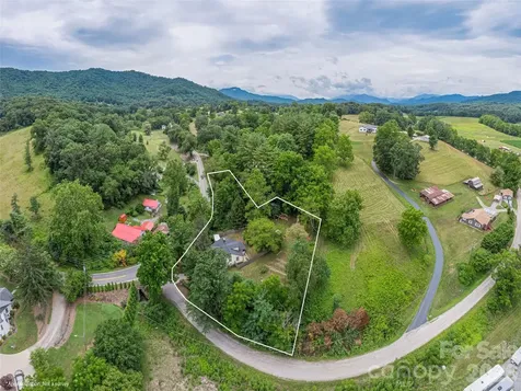 5249 Old Clyde Road Clyde NC 28721