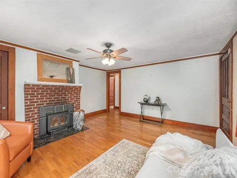 5249 Old Clyde Road Clyde NC 28721