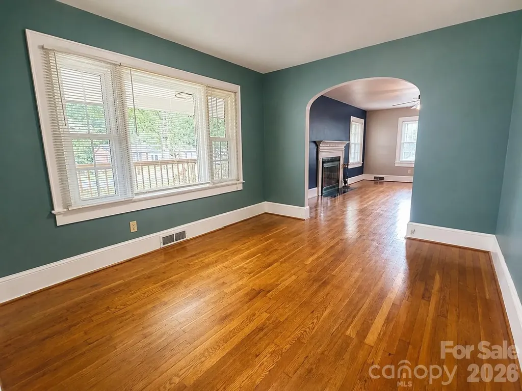 112 3rd Street NE Conover NC 28613