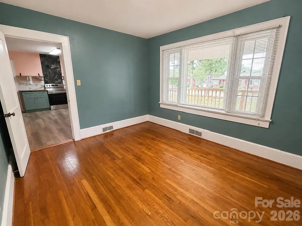 112 3rd Street NE Conover NC 28613