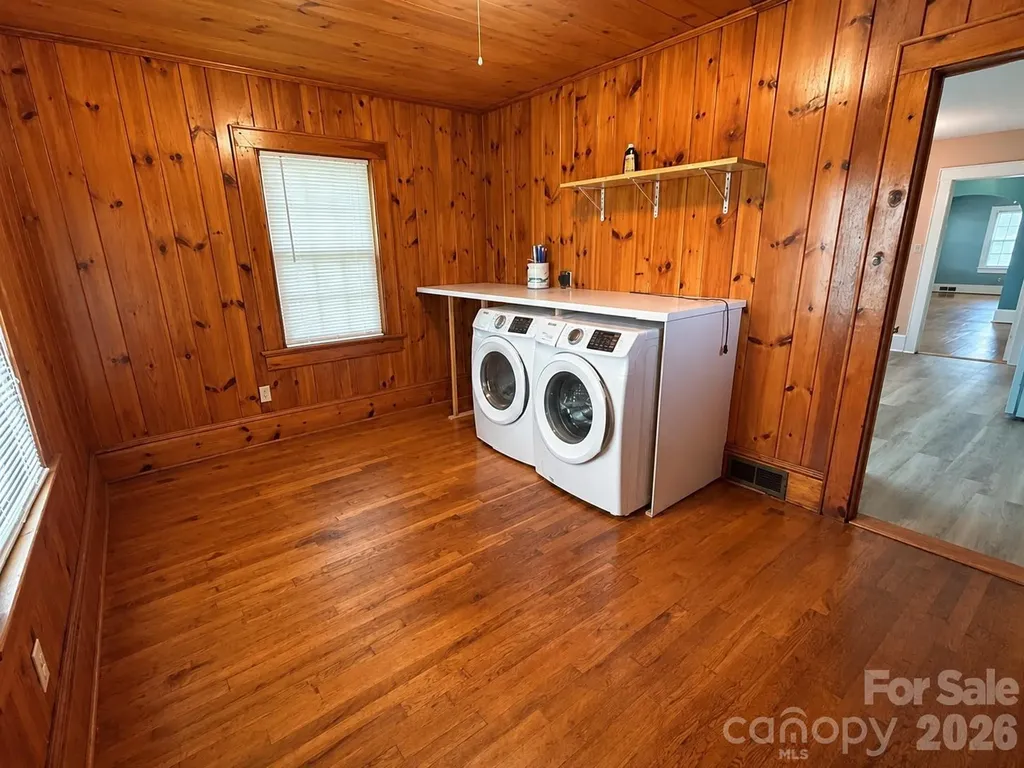 112 3rd Street NE Conover NC 28613