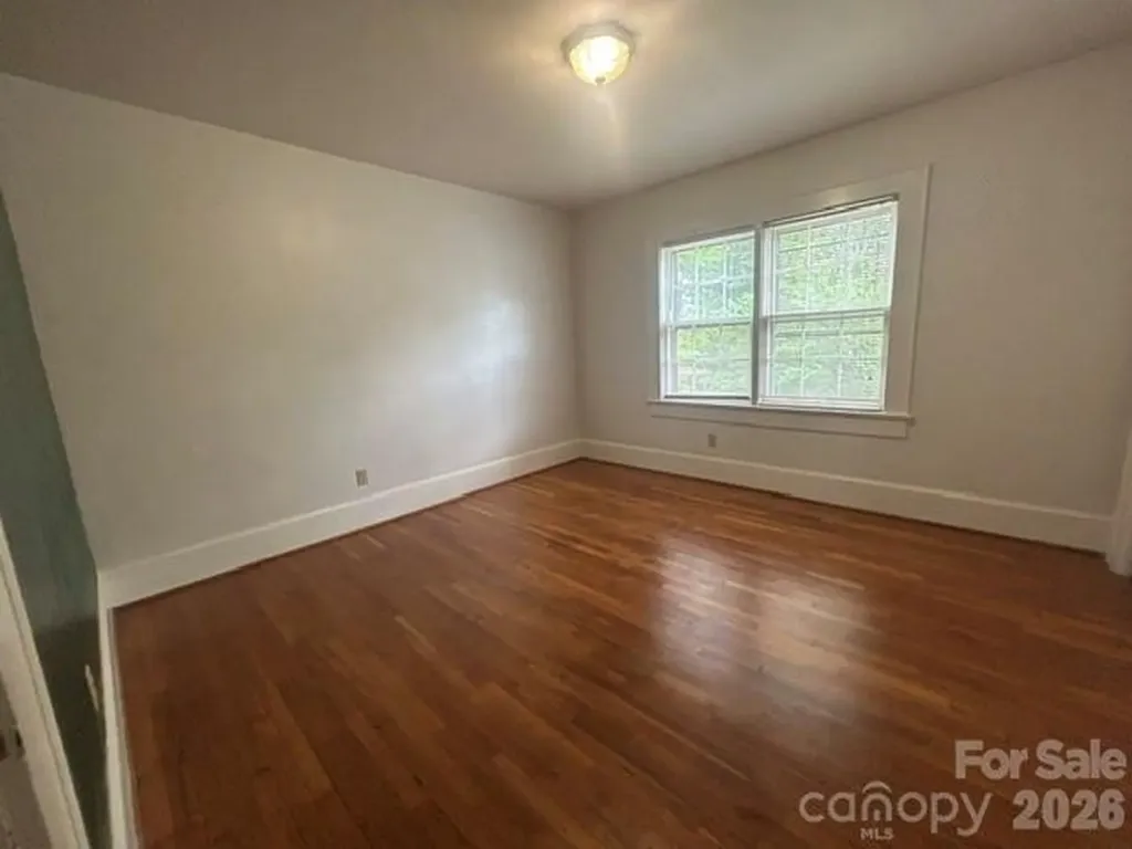 112 3rd Street NE Conover NC 28613