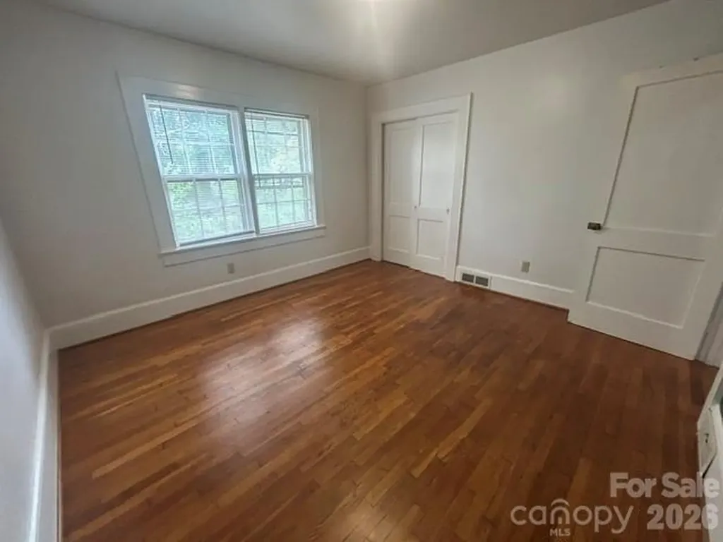 112 3rd Street NE Conover NC 28613