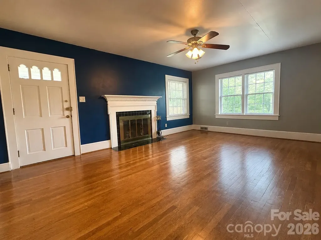 112 3rd Street NE Conover NC 28613