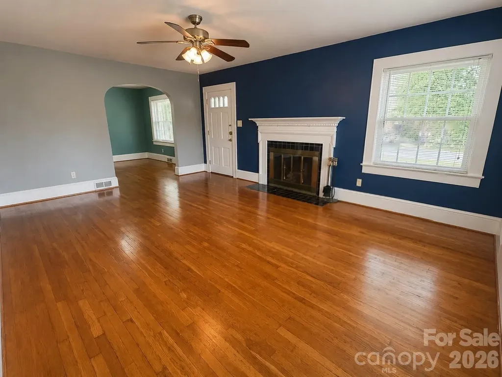 112 3rd Street NE Conover NC 28613