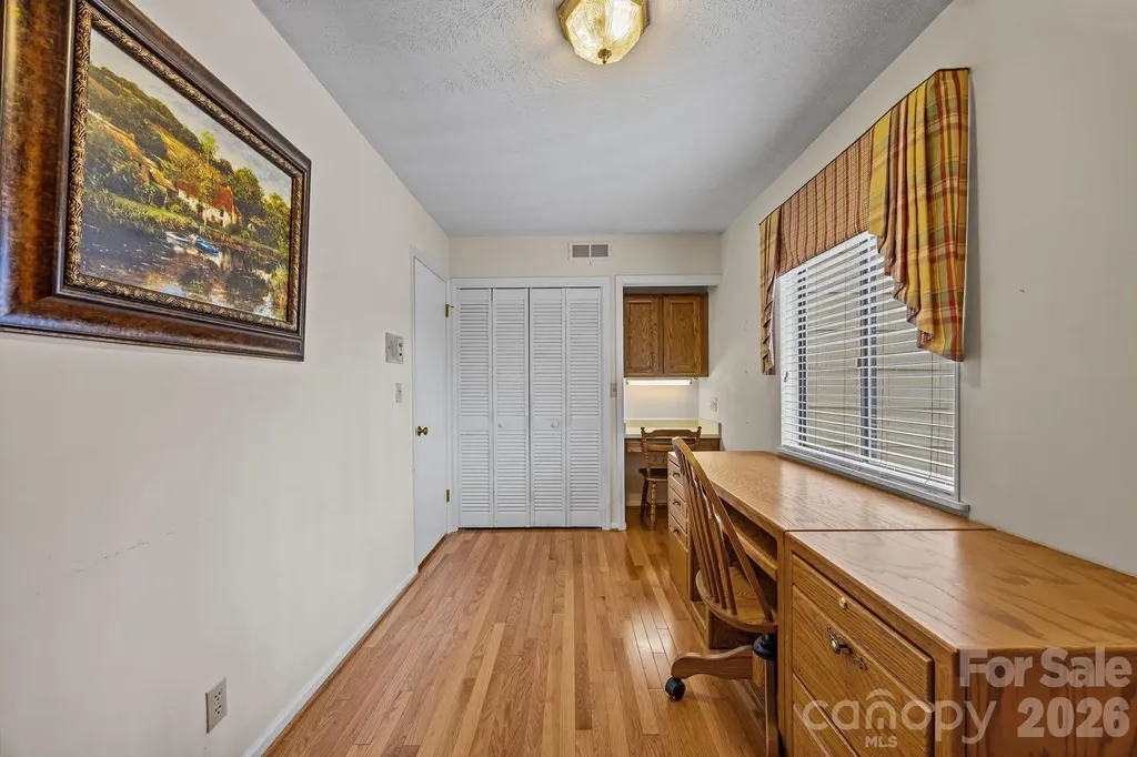 6777 Pinnacle Mountain Road Zirconia NC 28790