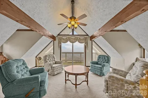 6777 Pinnacle Mountain Road Zirconia NC 28790