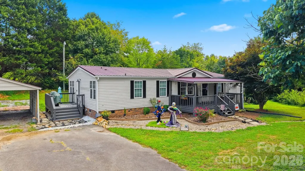3627 Beachtree Drive Hudson NC 28638