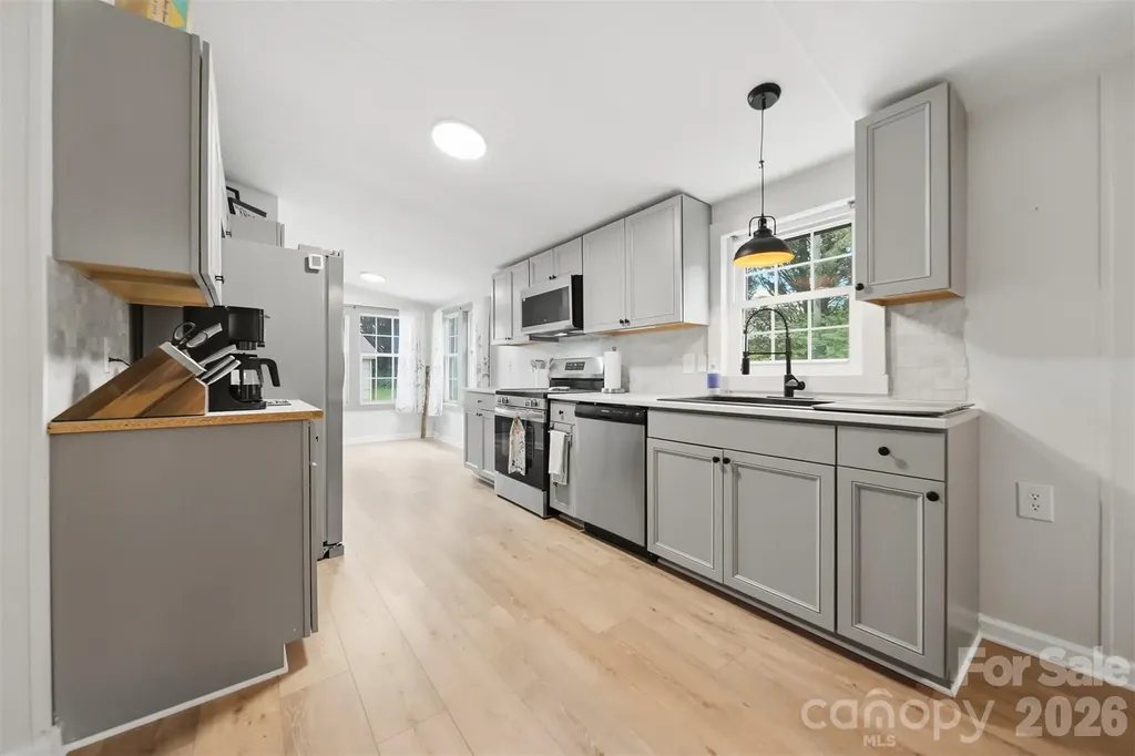3627 Beachtree Drive Hudson NC 28638