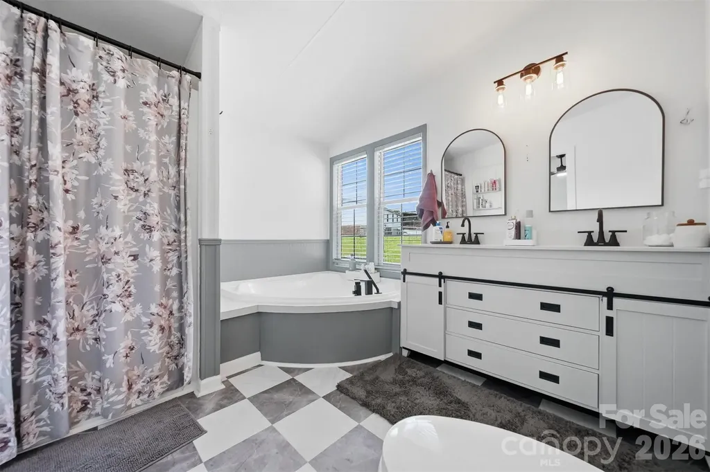 3627 Beachtree Drive Hudson NC 28638