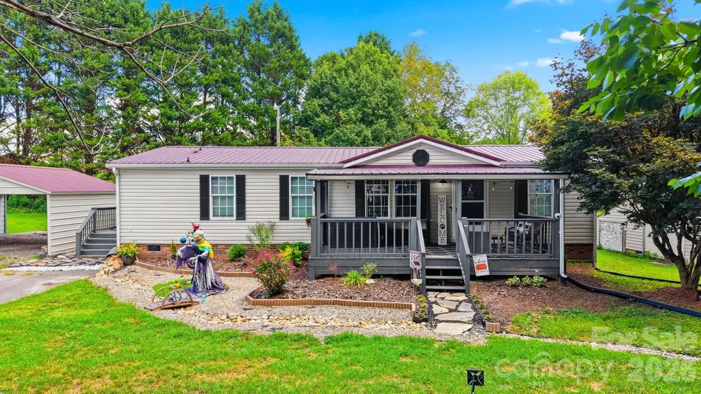 3627 Beachtree Drive Hudson NC 28638