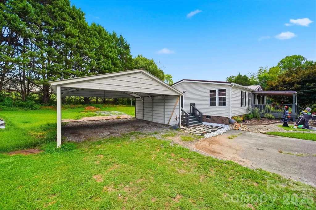 3627 Beachtree Drive Hudson NC 28638