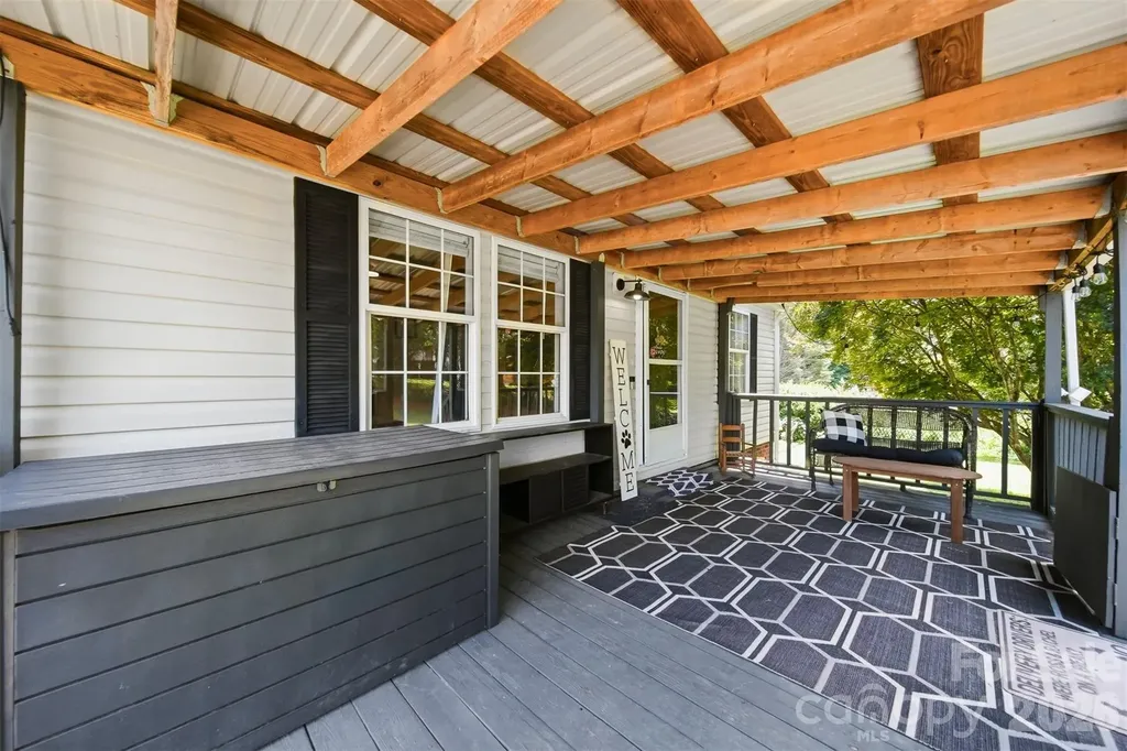 3627 Beachtree Drive Hudson NC 28638
