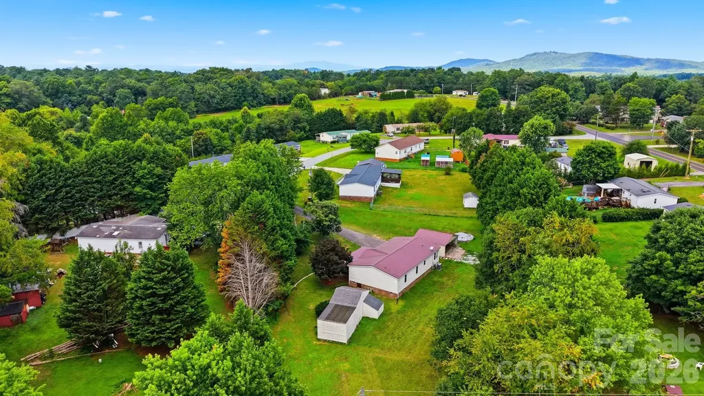 3627 Beachtree Drive Hudson NC 28638