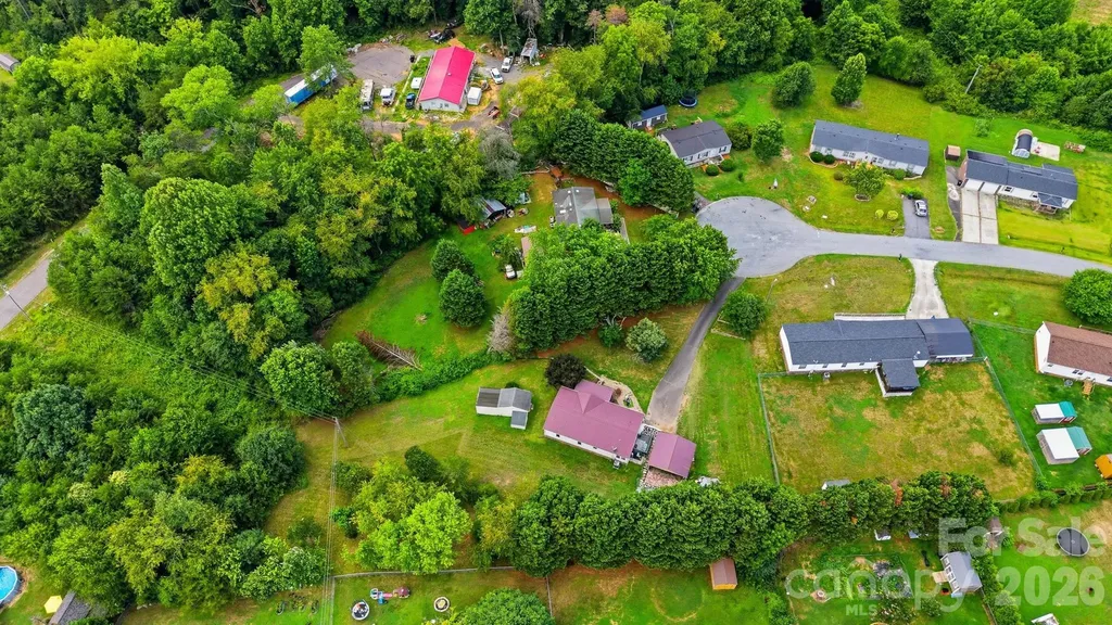 3627 Beachtree Drive Hudson NC 28638