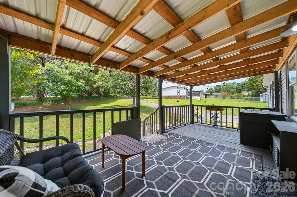 3627 Beachtree Drive Hudson NC 28638