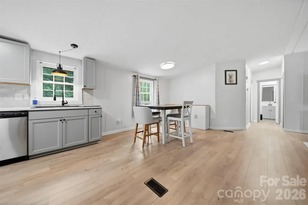 3627 Beachtree Drive Hudson NC 28638
