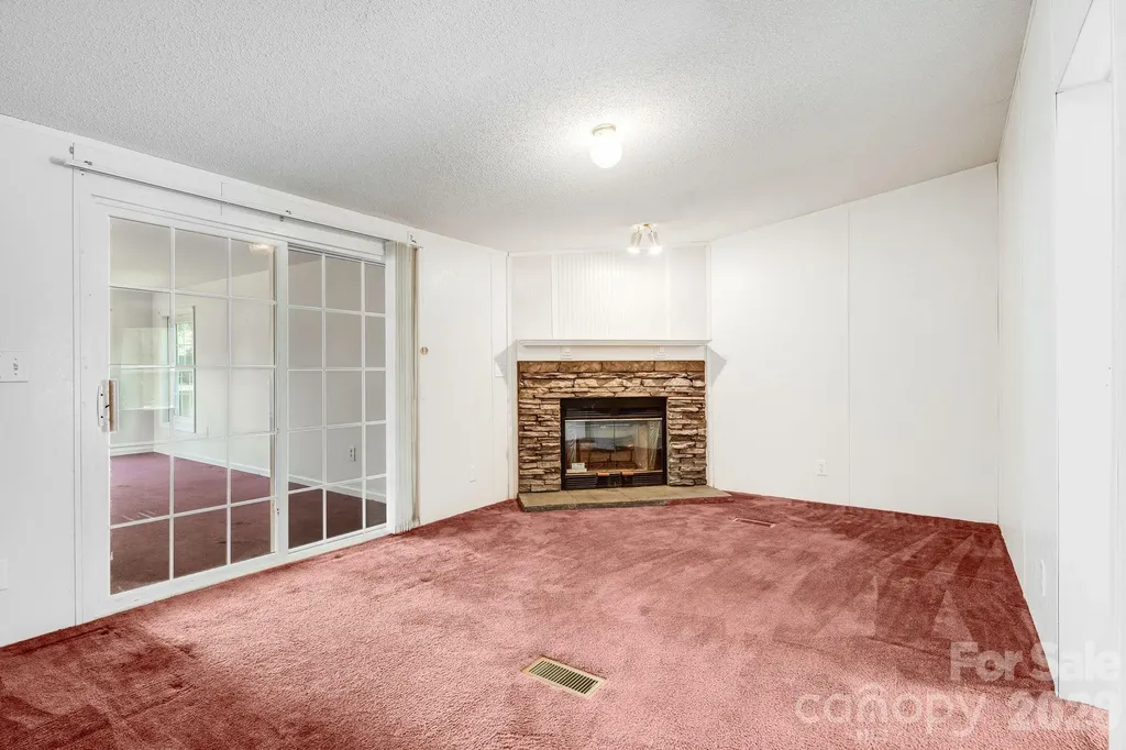 505 Crescent Way Horse Shoe NC 28742
