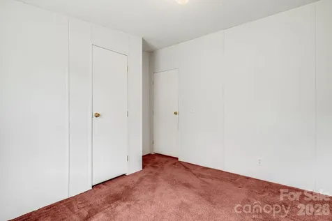 505 Crescent Way Horse Shoe NC 28742