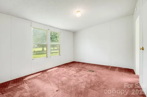505 Crescent Way Horse Shoe NC 28742