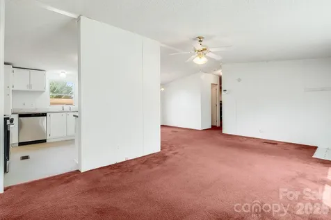 505 Crescent Way Horse Shoe NC 28742