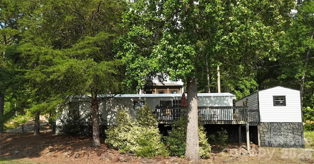 535 Lake Shore Drive New London NC 28127