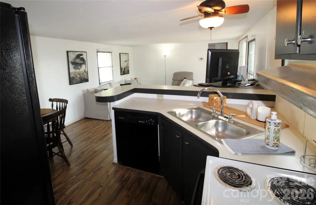 535 Lake Shore Drive New London NC 28127