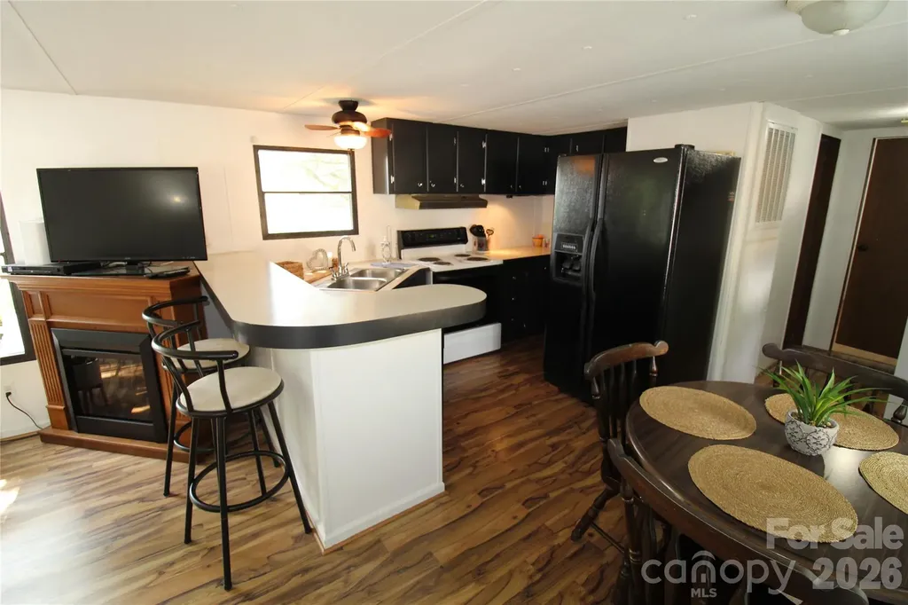 535 Lake Shore Drive New London NC 28127