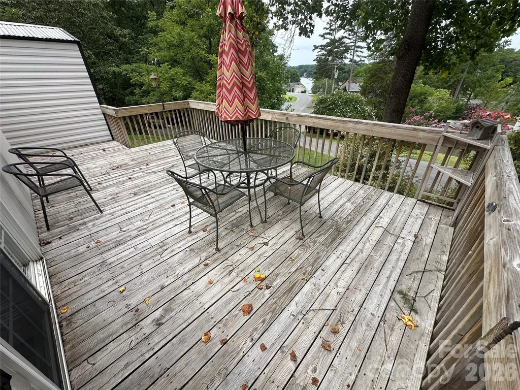 535 Lake Shore Drive New London NC 28127