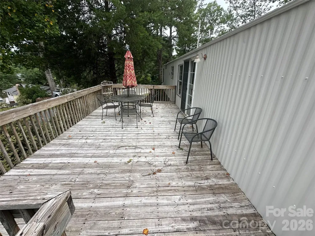535 Lake Shore Drive New London NC 28127