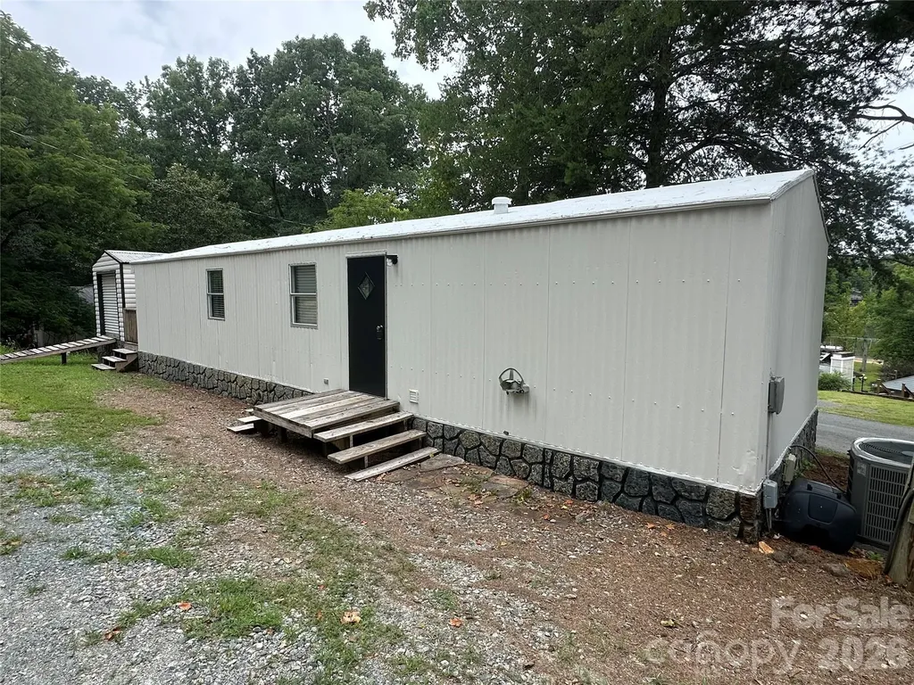 535 Lake Shore Drive New London NC 28127