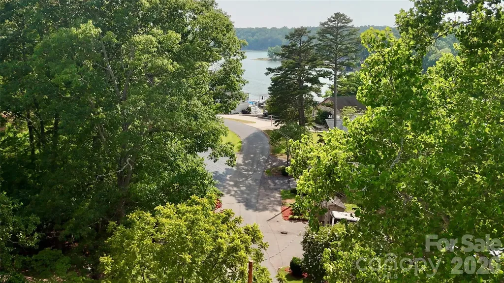 535 Lake Shore Drive New London NC 28127