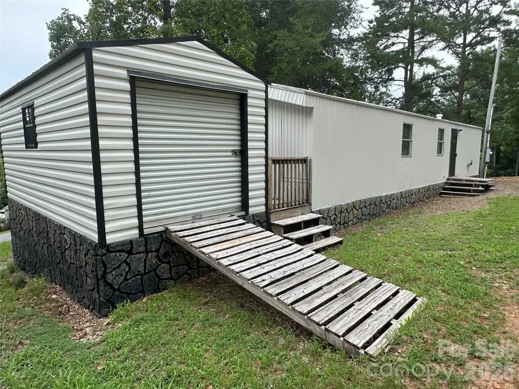 535 Lake Shore Drive New London NC 28127