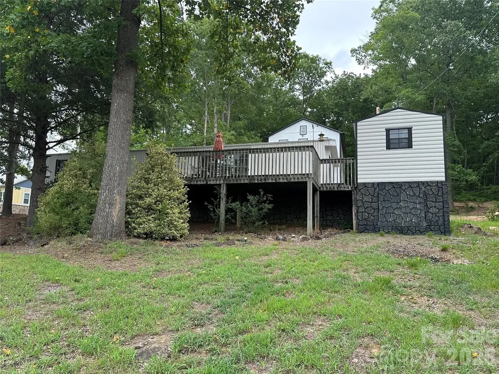 535 Lake Shore Drive New London NC 28127