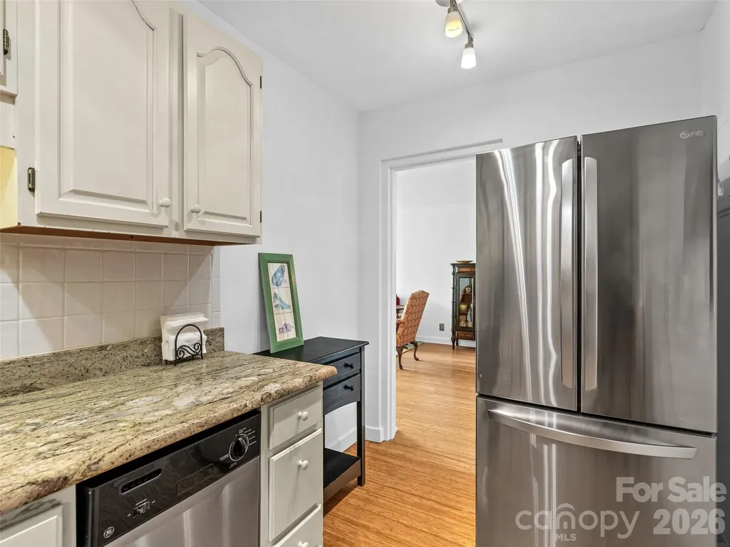 647 Town Mountain Road Asheville NC 28804