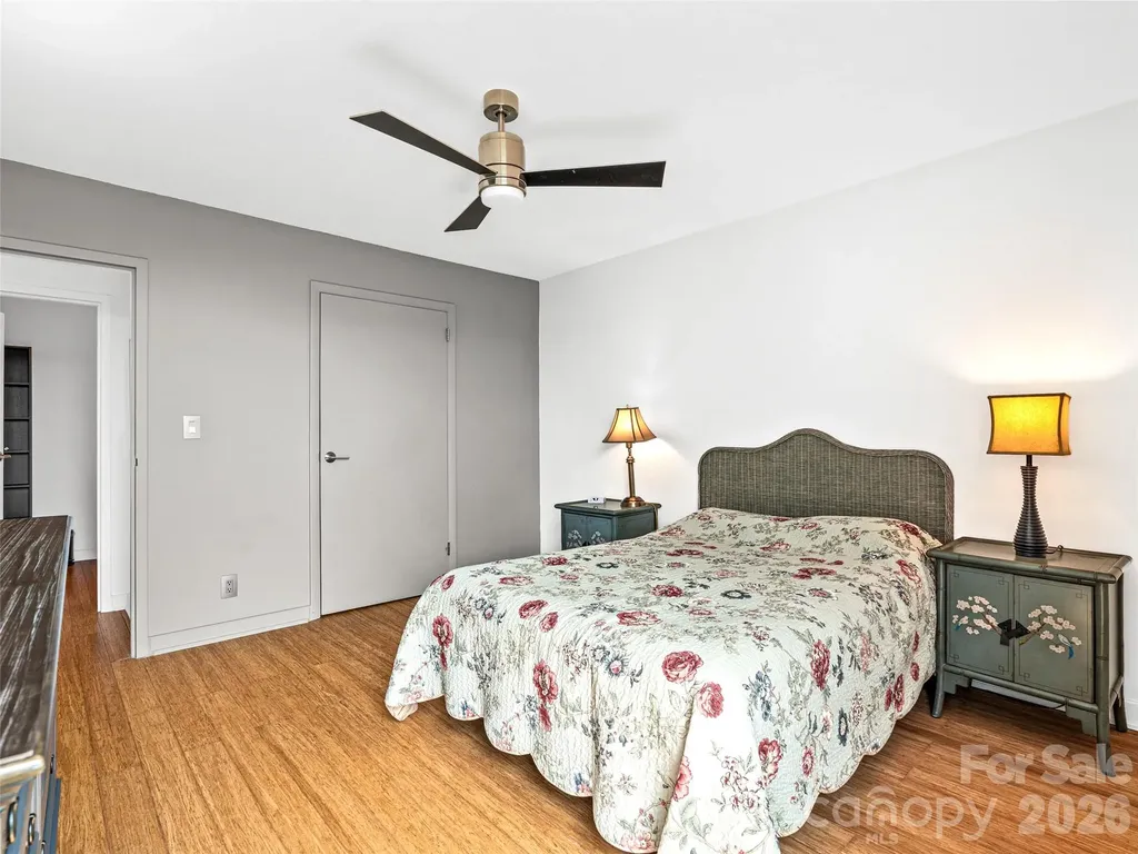647 Town Mountain Road Asheville NC 28804