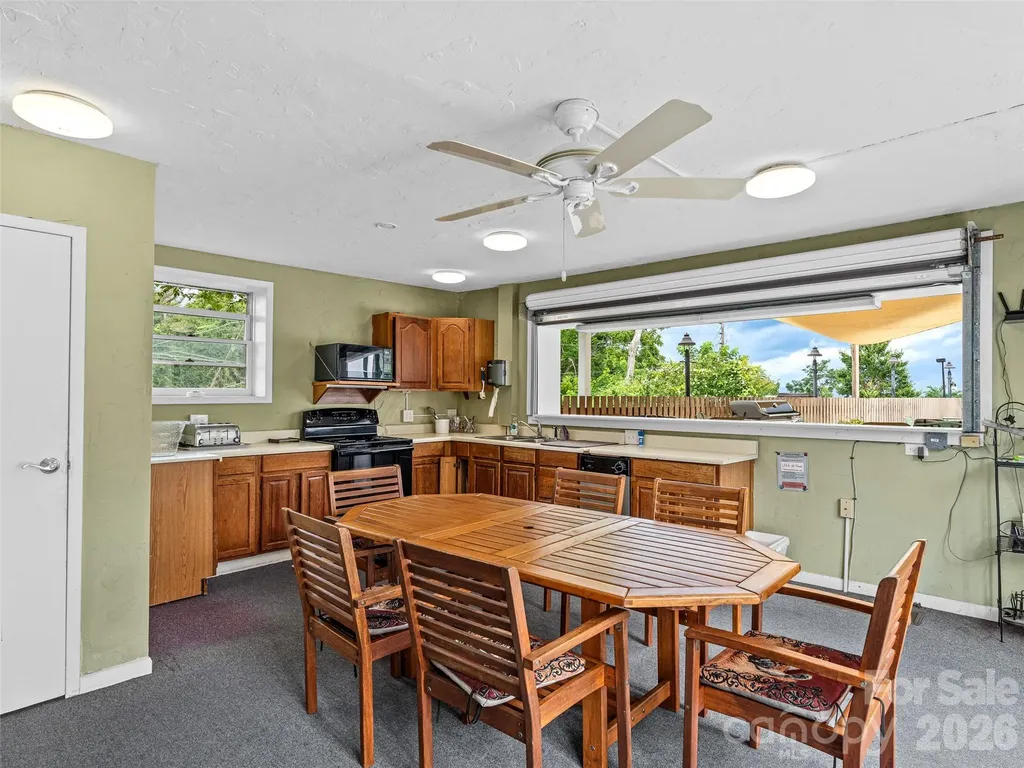 647 Town Mountain Road Asheville NC 28804
