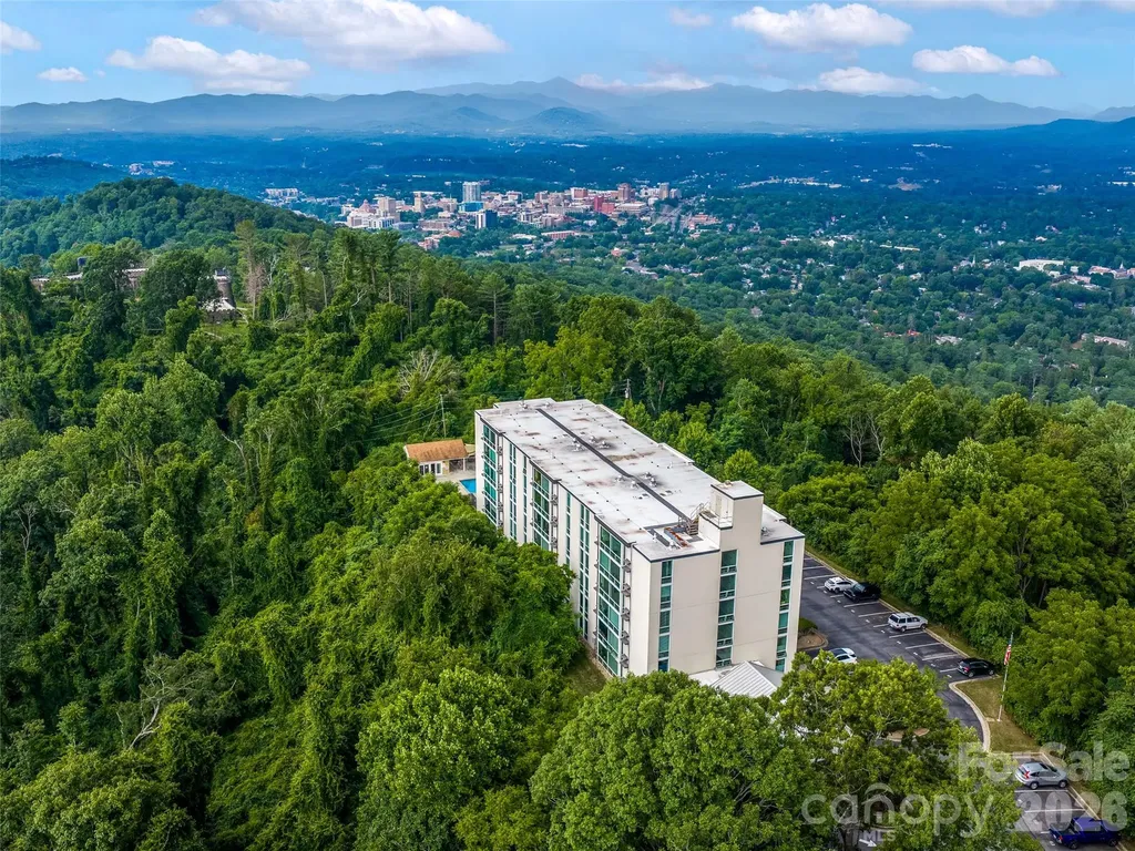 647 Town Mountain Road Asheville NC 28804
