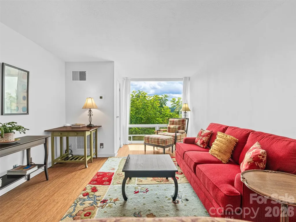 647 Town Mountain Road Asheville NC 28804
