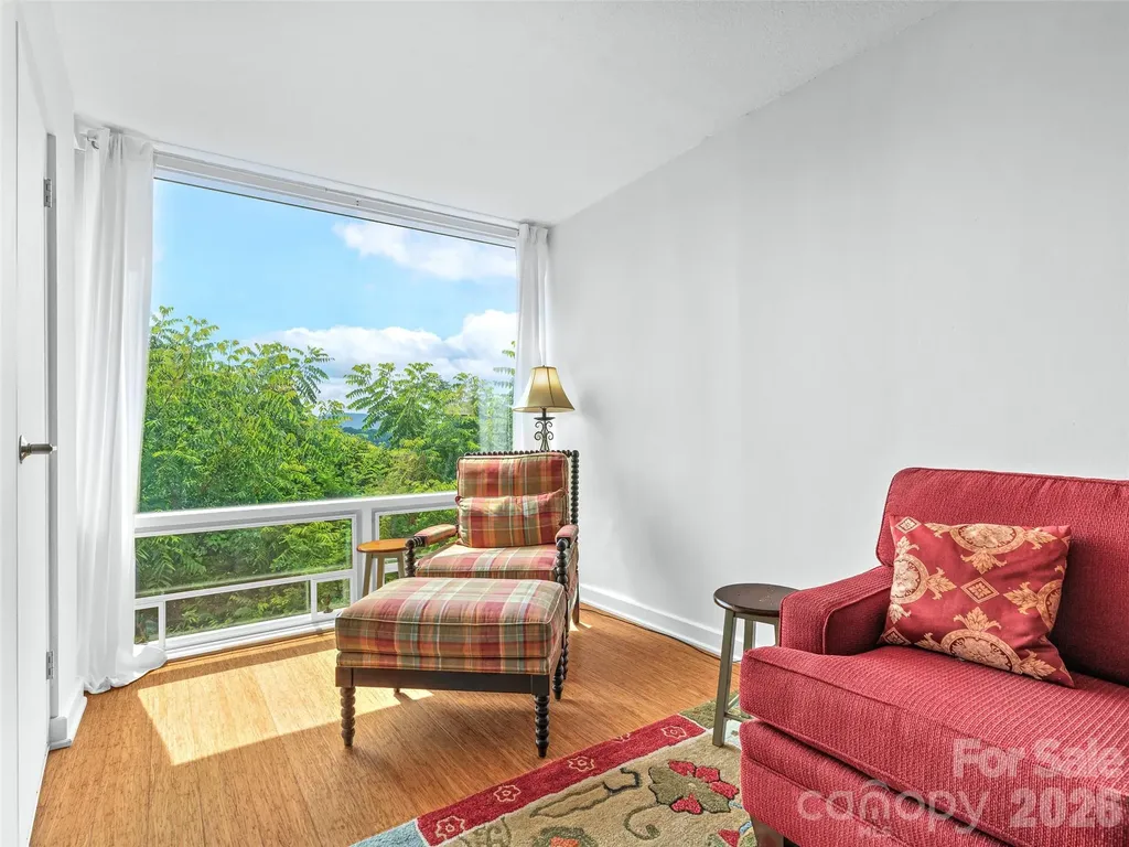 647 Town Mountain Road Asheville NC 28804